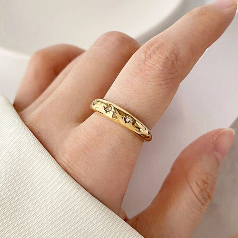 Damen Goldring mit funkelnden Sternen und klaren Kristallen Shop Nory