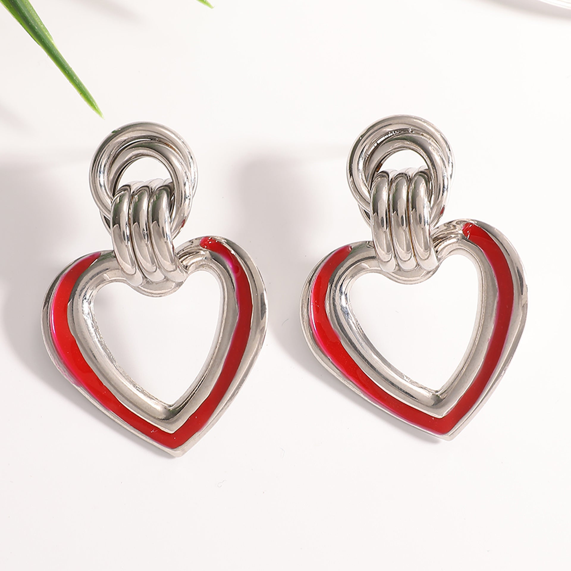 Damen Herzförmige Statement Ohrringe mit elegantem Design Shop Nory