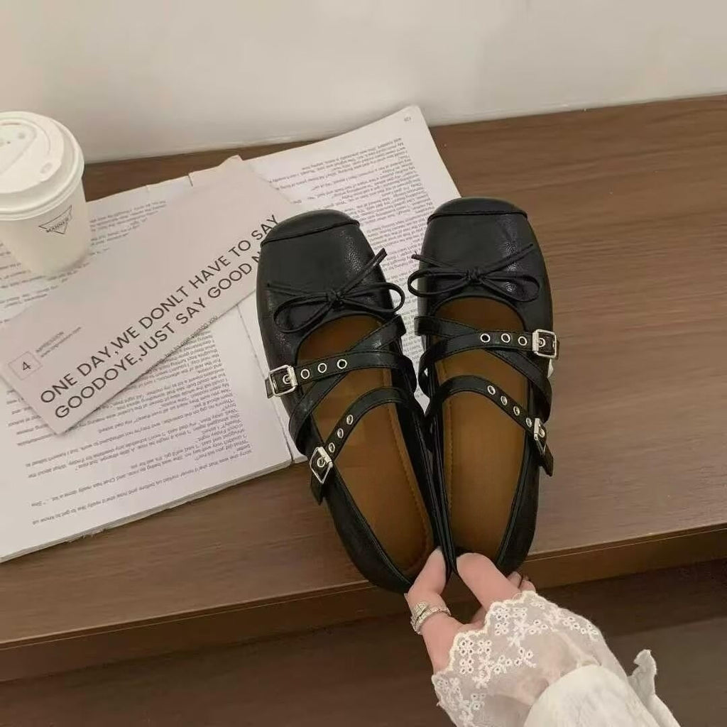 Damen Ballerina-Schuhe mit dekorativen Doppelschnallen und modischen Schleifen