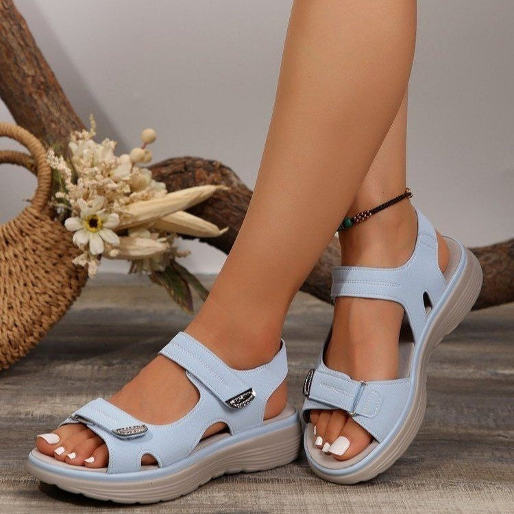 Damen Komfortsandalen mit verstellbaren Klettverschlüssen und ergonomischem Fußbett
