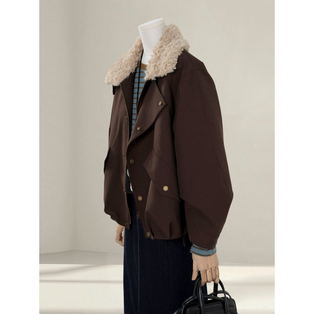Damen Kurze Oversize-Bomberjacke mit Teddykragen und Druckknopfdetails Shop Nory