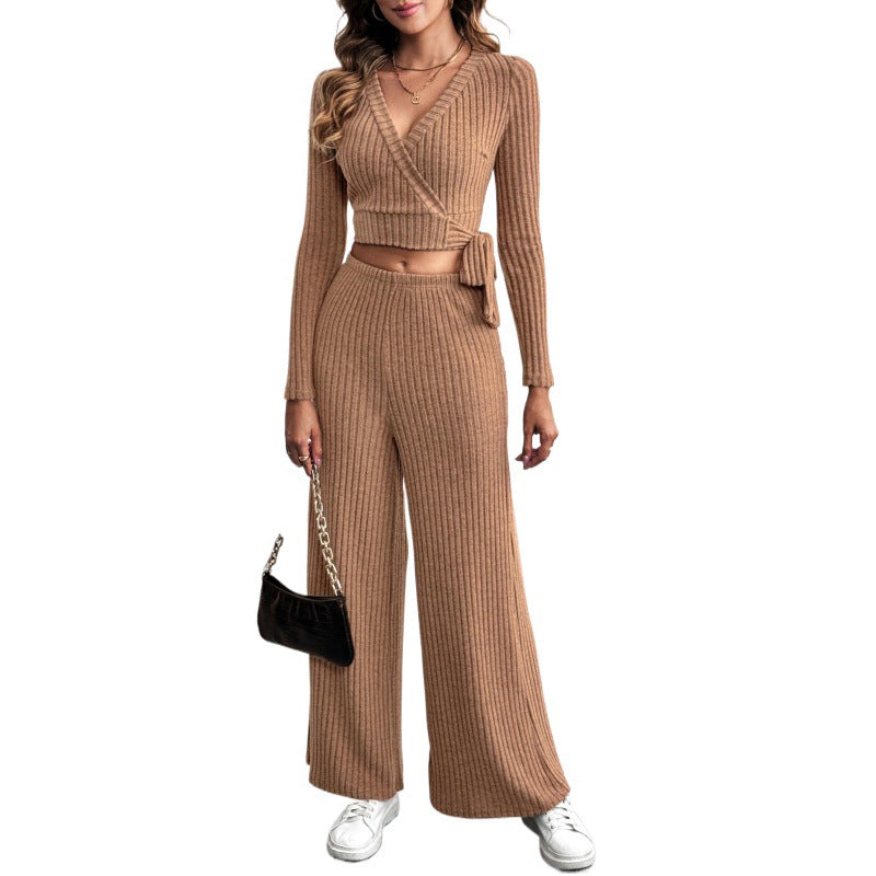 Damen Gestricktes Zweiteiler-Set mit Wickel-Cropped-Cardigan und hochtaillierter weiter Rippstrickhose Shop Nory