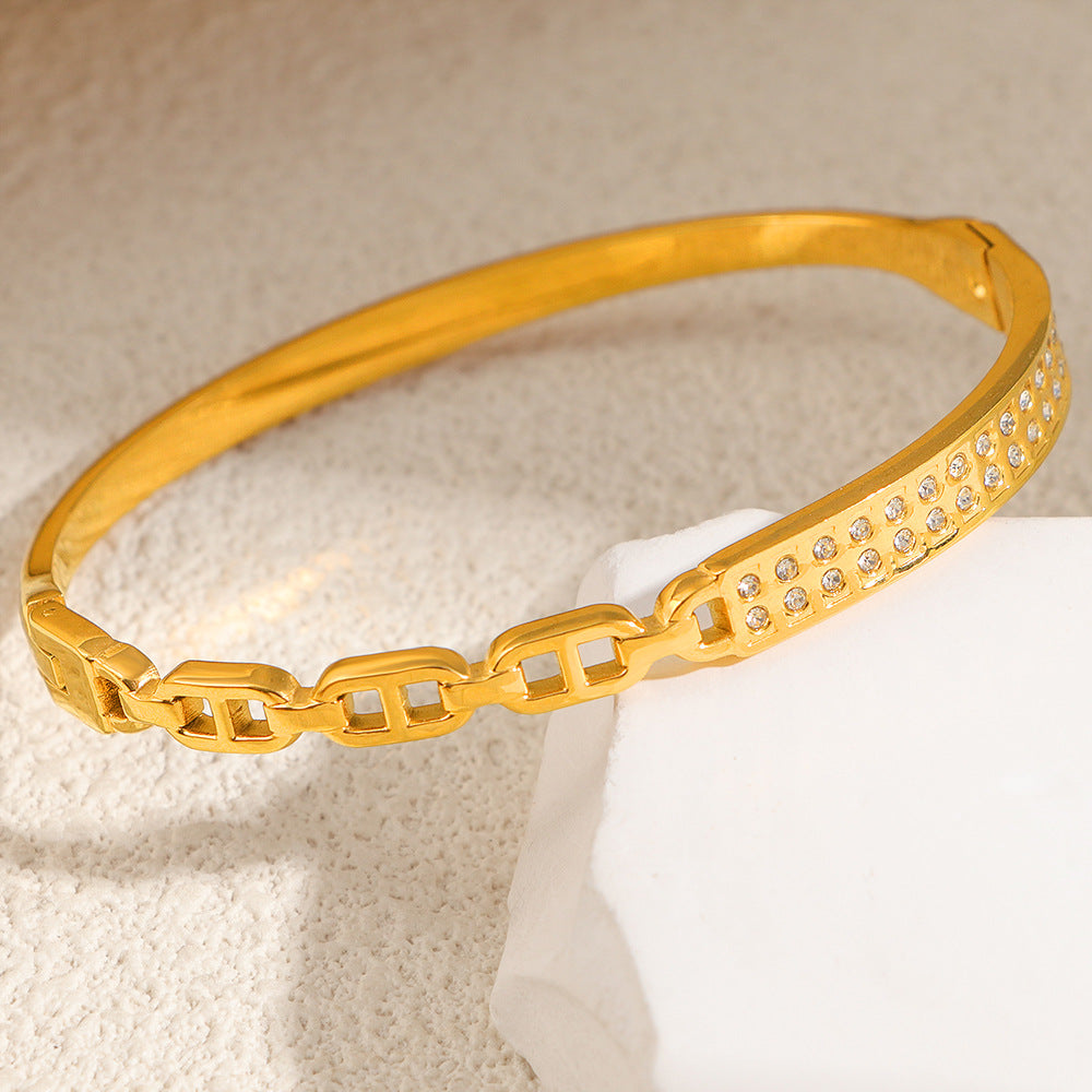 Damen Armreif mit funkelnden Zirkonia und strukturiertem Design Shop Nory