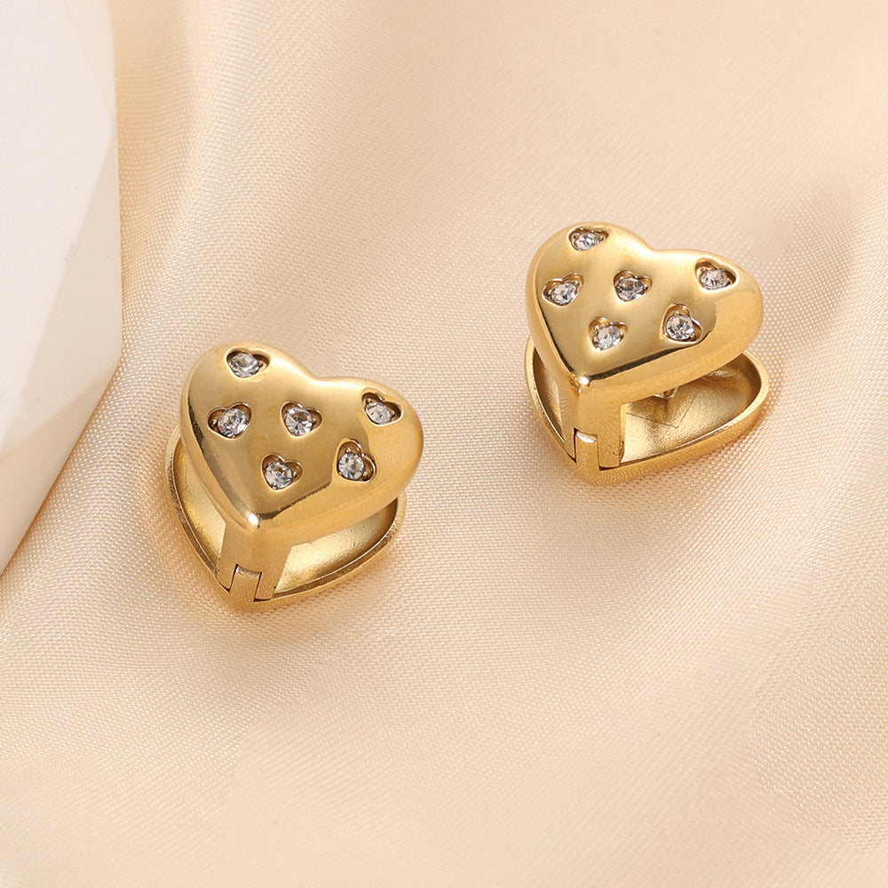 Damen Ohrringe mit herzförmigem Design und funkelnden Zirkonia Shop Nory