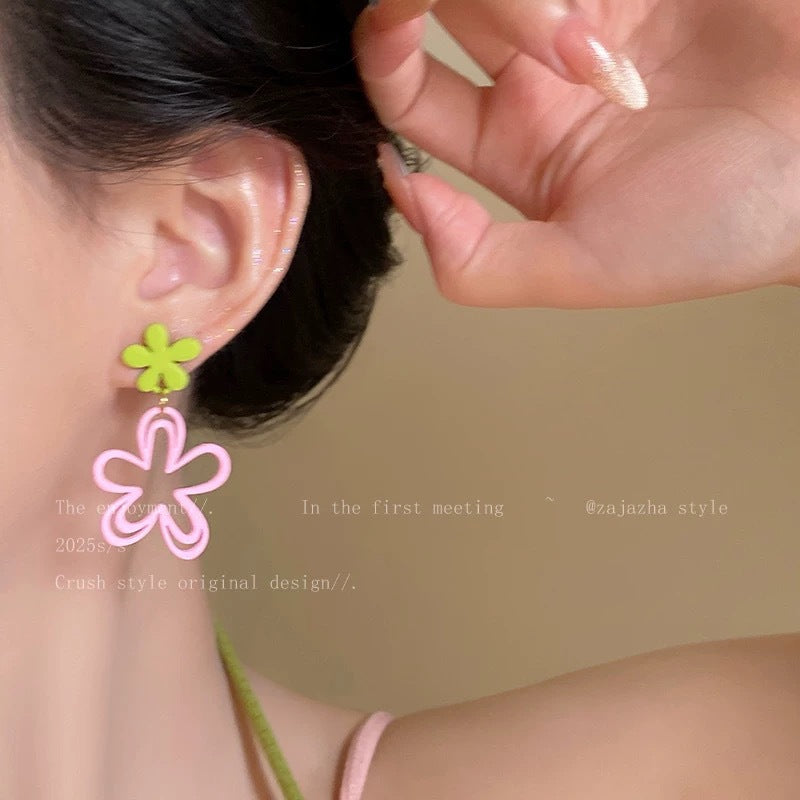 Damen Ohrringe im verspielten Blumen-Design Shop Nory