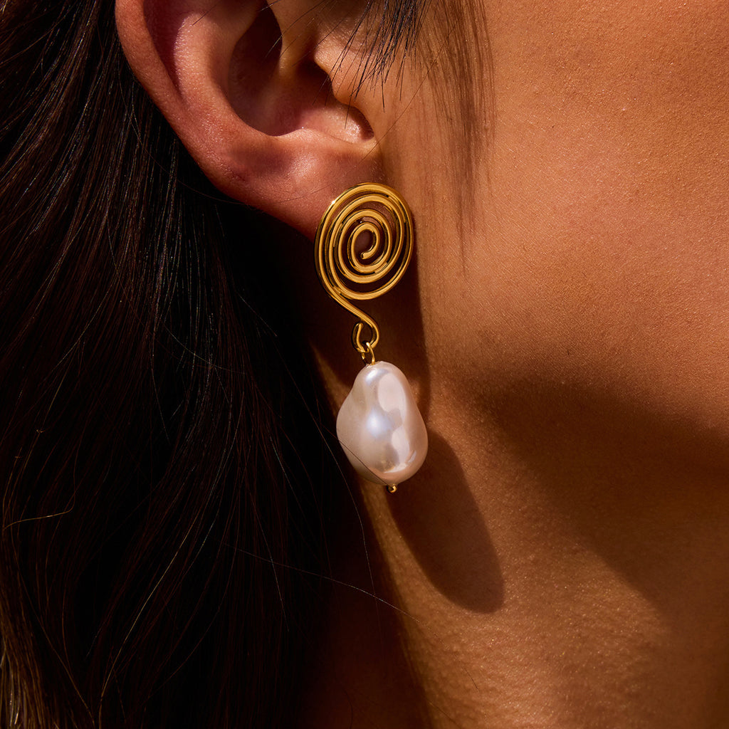 Damen Ohrringe mit hochwertigem Perlendesign von Shop Nory