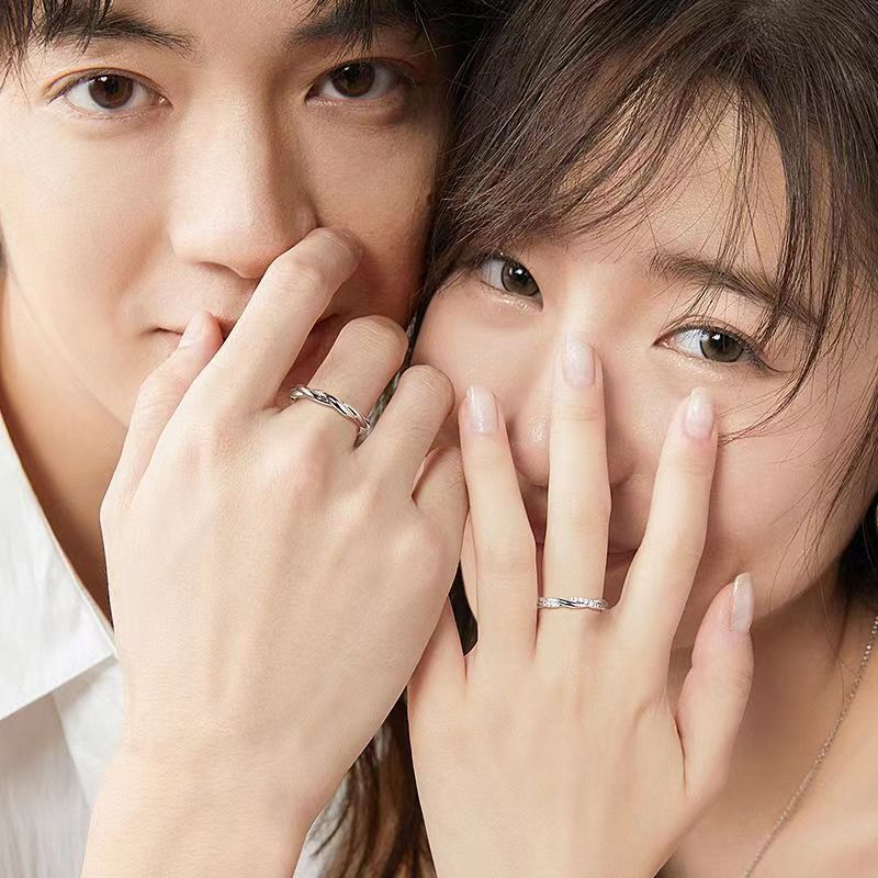 Damen Spiralring mit funkelnden Zirkonia-Steinen Shop Nory