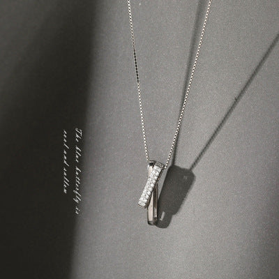 Damen Halskette mit modernem, geometrischem Anhänger und feinem Goldketten-Design Shop Nory