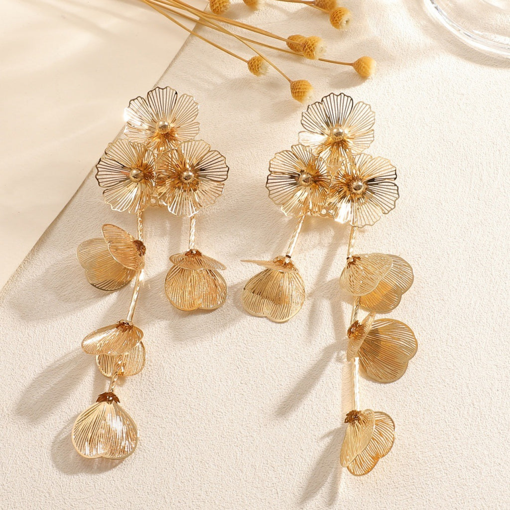 Damen Ohrringe mit modernem, skulpturalem Design Shop Nory