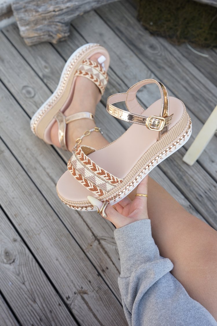 Damen Riemensandalen mit modischer Schmuckverzierung und Plateau-Rand