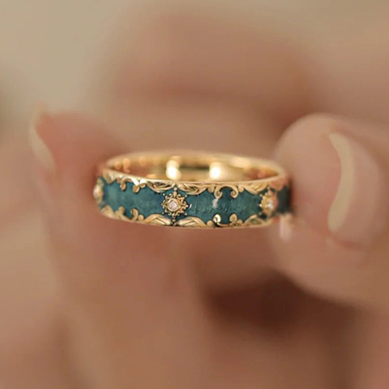 Damen filigraner Schmuckring mit kunstvollem Gold-Design und edlen Ziersteinen Shop Nory