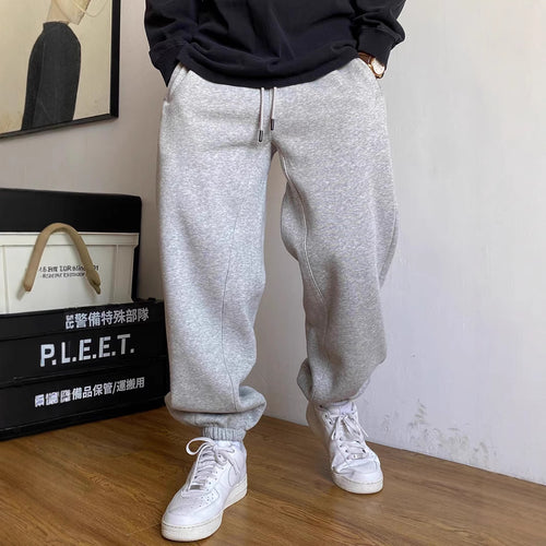 Herren nan tapered Jogginghose mit markanter Schrittnaht Kordelzug und elastischen Knöchelbündchen Shop Nory