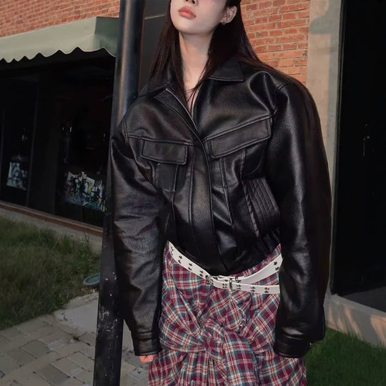 Damen Kurz geschnittene Kunstlederjacke im Boxy Cut mit voluminösen Ballonärmeln Shop Nory