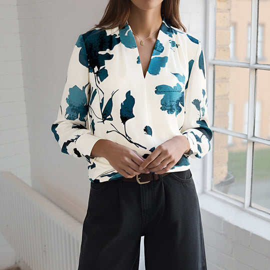 Damen Watercolor-Bluse mit V-Ausschnitt, Plissée-Schulter und legerer Wickeloptik Shop Nory