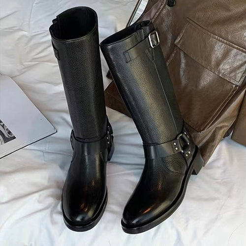 Damen Kniehohe Bikerstiefel aus Leder mit Harness‑Riemen & verstellbarer Schaftschnalle Shop Nory