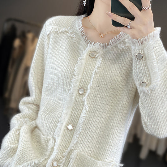 Damen Strickcardigan mit Fransenblende, Perlmuttknopfleiste und aufgesetzten Taschen Shop Nory