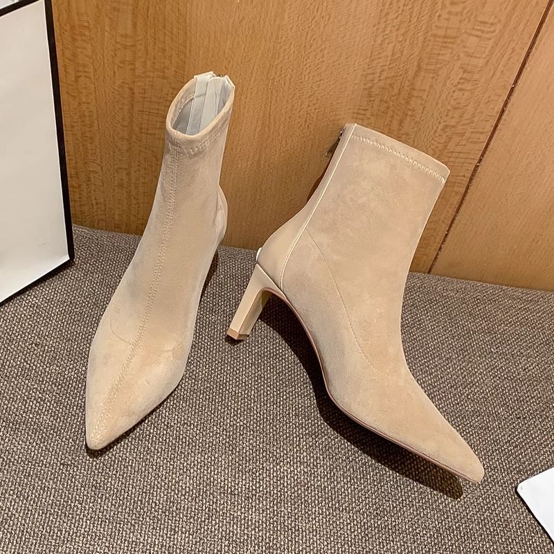 Damen Stretch‑Ankleboots mit schmaler Spitze und sculpted Blockabsatz Shop Nory