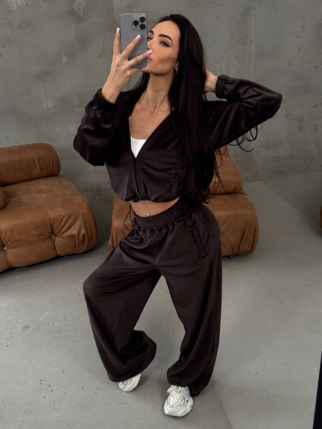 Damen weites Lounge-Set mit Cropped Zipjacke und High-Waist Relaxhose Shop Nory