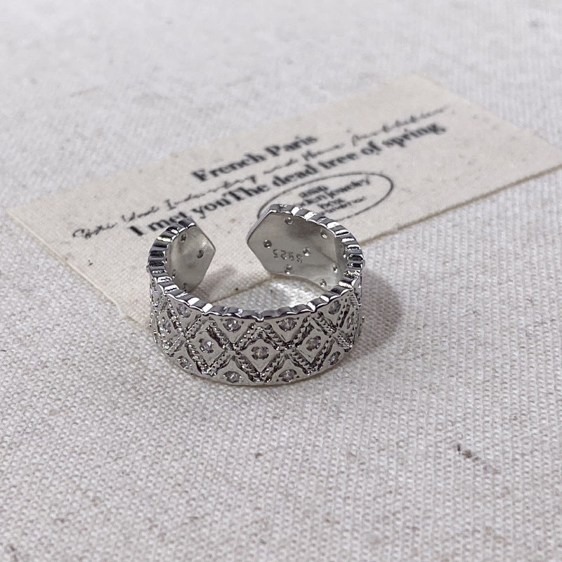 Damenring mit kunstvollem Diamantmuster und feiner Detailverarbeitung Shop Nory