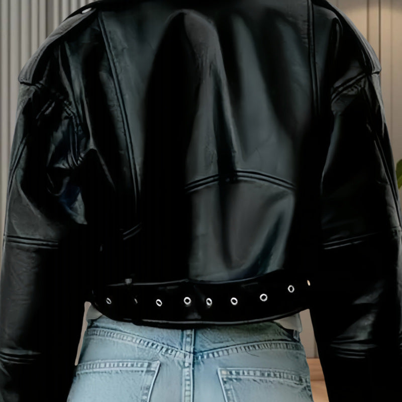 Damen modische Kunstlederjacke im Biker-Stil mit strukturiertem Design
