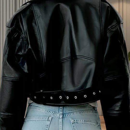 Damen modische Kunstlederjacke im Biker-Stil mit strukturiertem Design