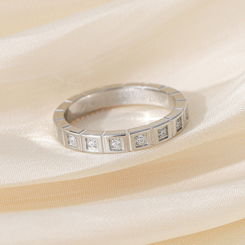 Damen stilvoller Ring mit modernem Quadratdesign und funkelnden Zirkonia-Steinen Shop Nory
