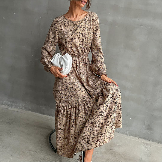 Damen Langes Stufenmaxikleid mit elastischer Taillenraffung und feinem Punkteprint Shop Nory
