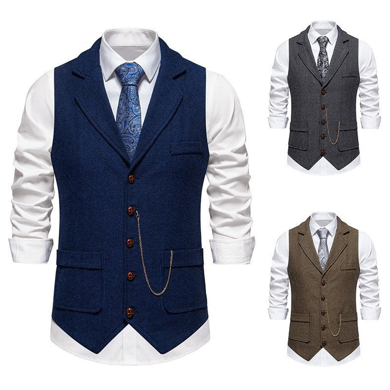 Herren Taillierte Anzugweste mit Schalkragen‑Optik, Pattentaschen und dekorativer Uhrenkette Shop Nory