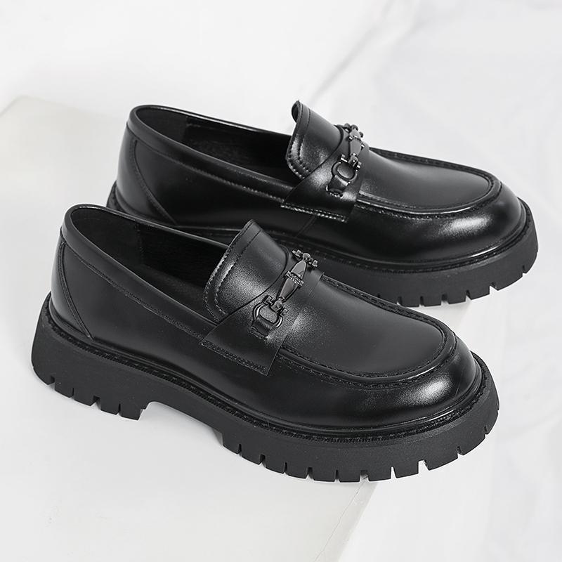 Herren Modische Loafers mit robustem Sohlenprofil und edler Schnallenverzierung