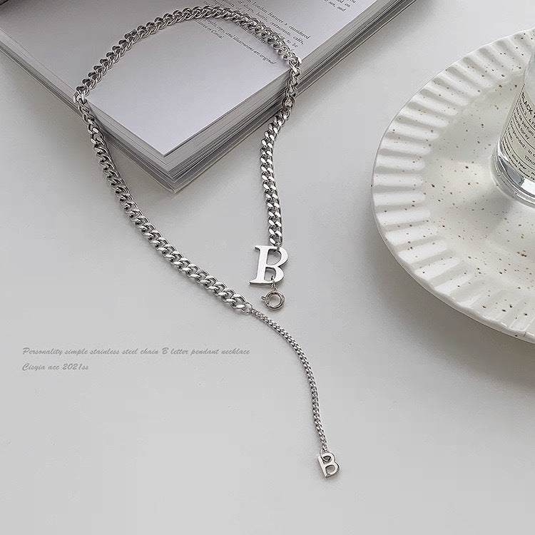 Damen Kette mit personalisiertem Buchstabenanhänger aus Edelstahl Shop Nory