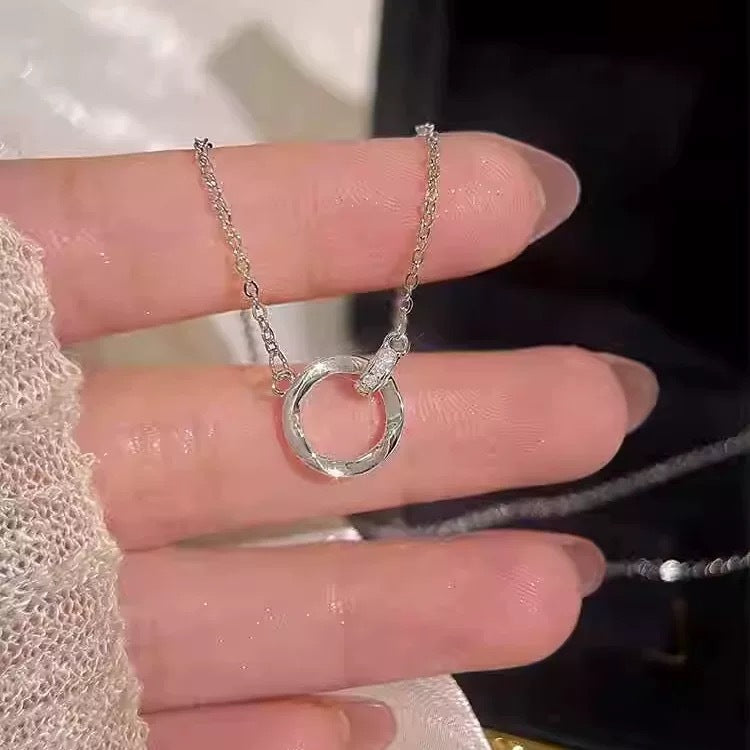 Damen Halskette mit modernem kreisförmigen Anhänger Shop Nory