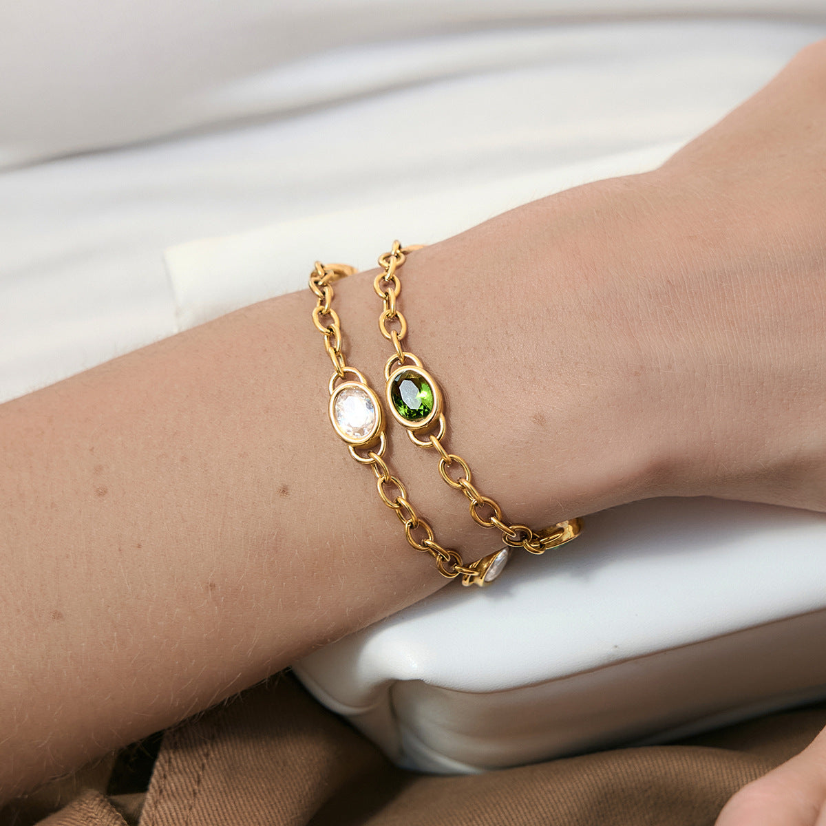 Damen Armband mit eleganten Zirkonia und hypoallergener Edelstahlverarbeitung Shop Nory