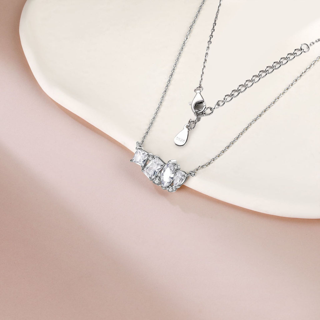 Damen Halskette mit funkelnden Zirkonia und kunstvollem Design Shop Nory