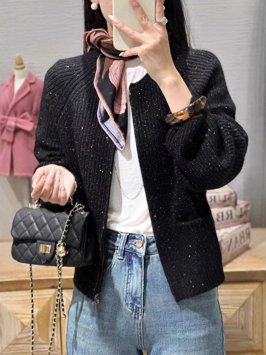 Damen Kurzgeschnittene kastige Strickjacke mit geripptem Feinstrick Ballonärmeln und aufgesetzten Eingrifftaschen Shop Nory