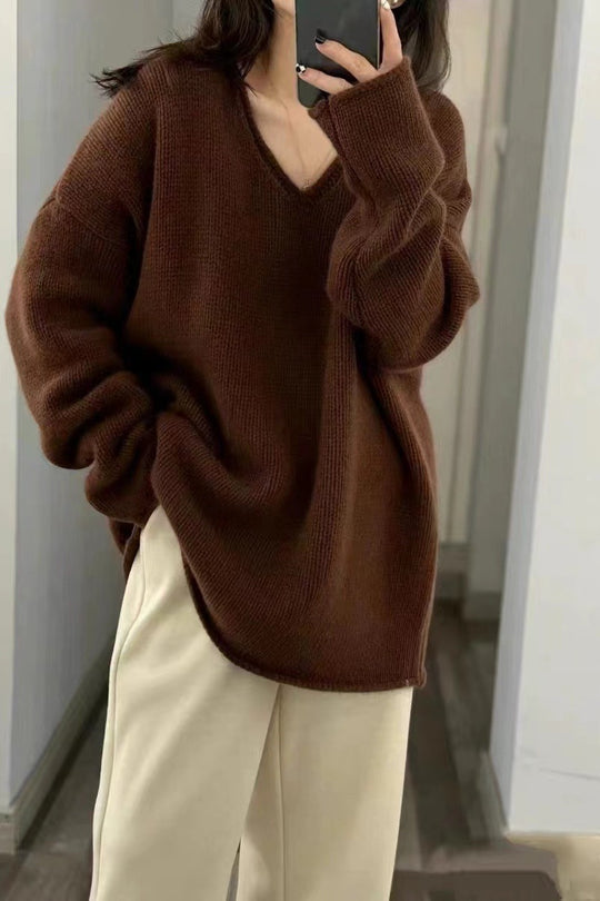 Damen Oversize V‑Ausschnitt Pullover im Mohair‑Look mit überschnittener Schulter und gerundetem Saum Shop Nory