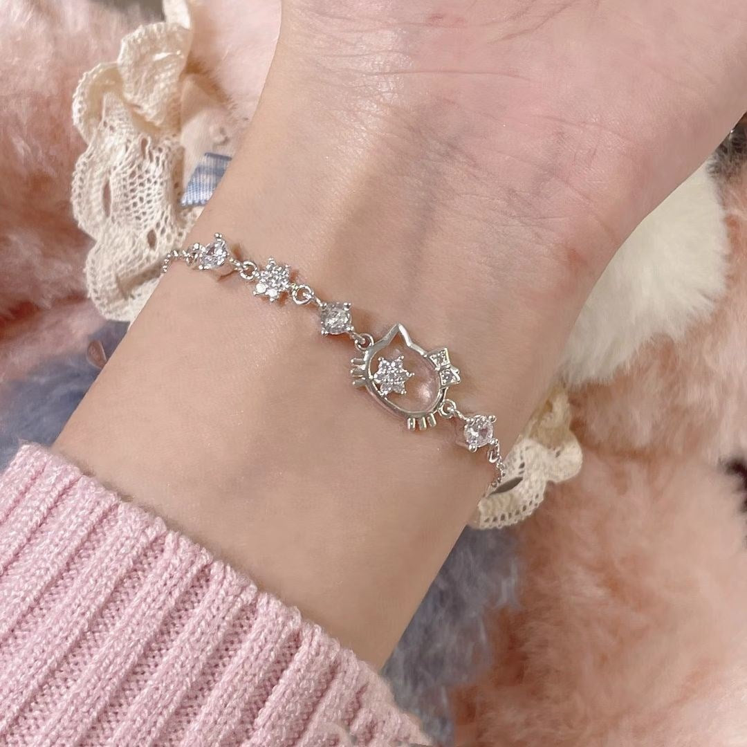 Damenarmband mit funkelnden Zirkonia-Elementen und elegantem Design Shop Nory