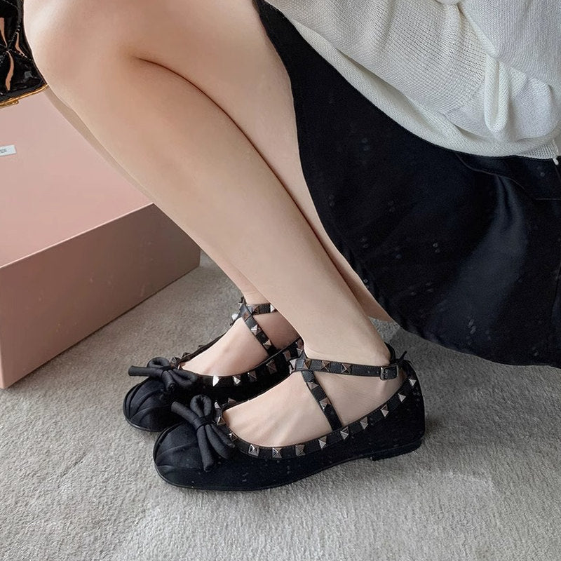 Damen Ballerinas mit stilvollem Nieten-Detail und edlem Schleifenakzent Shopnory