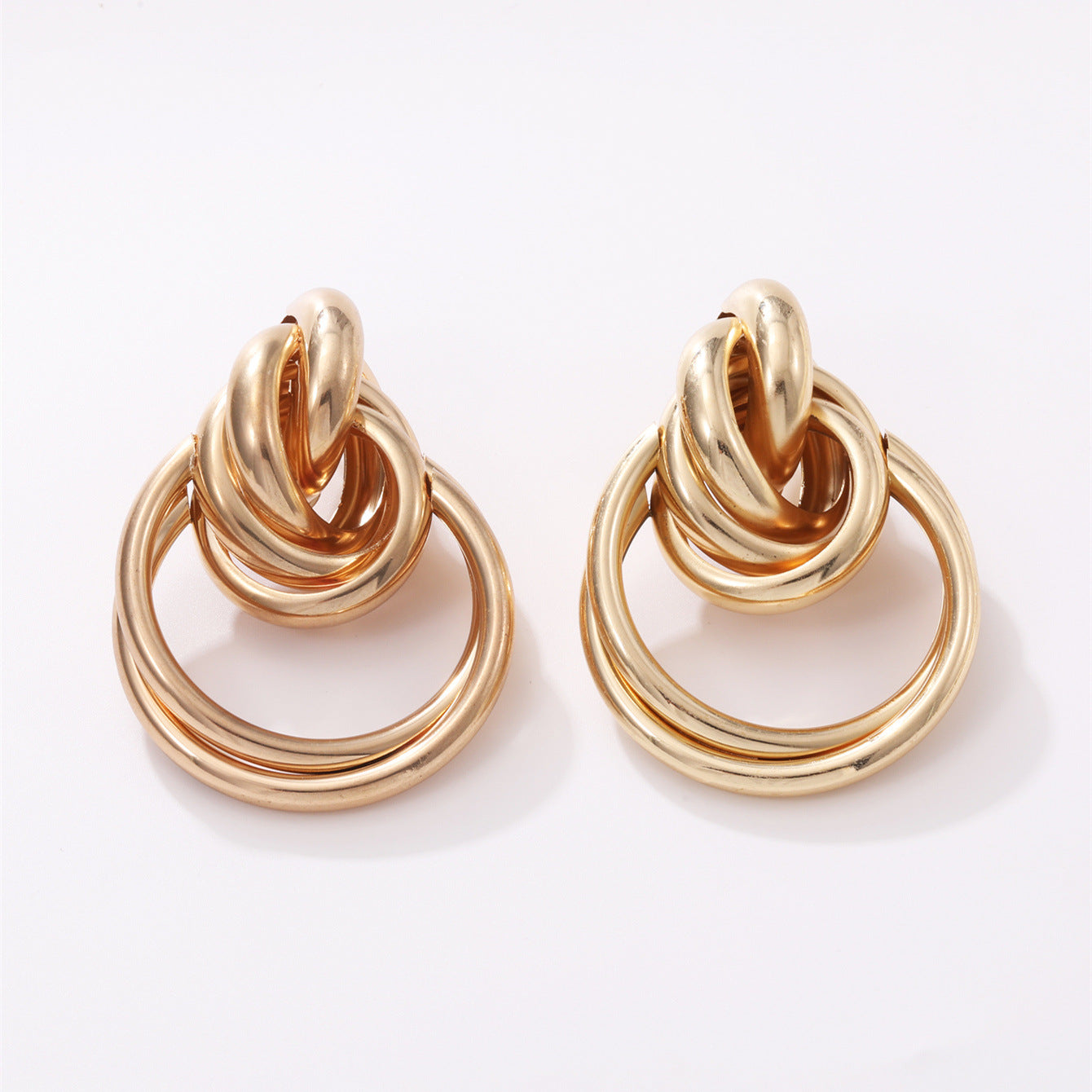 Damen Hängende Ohrringe mit elegantem, geschwungenem Ringdesign Shop Nory