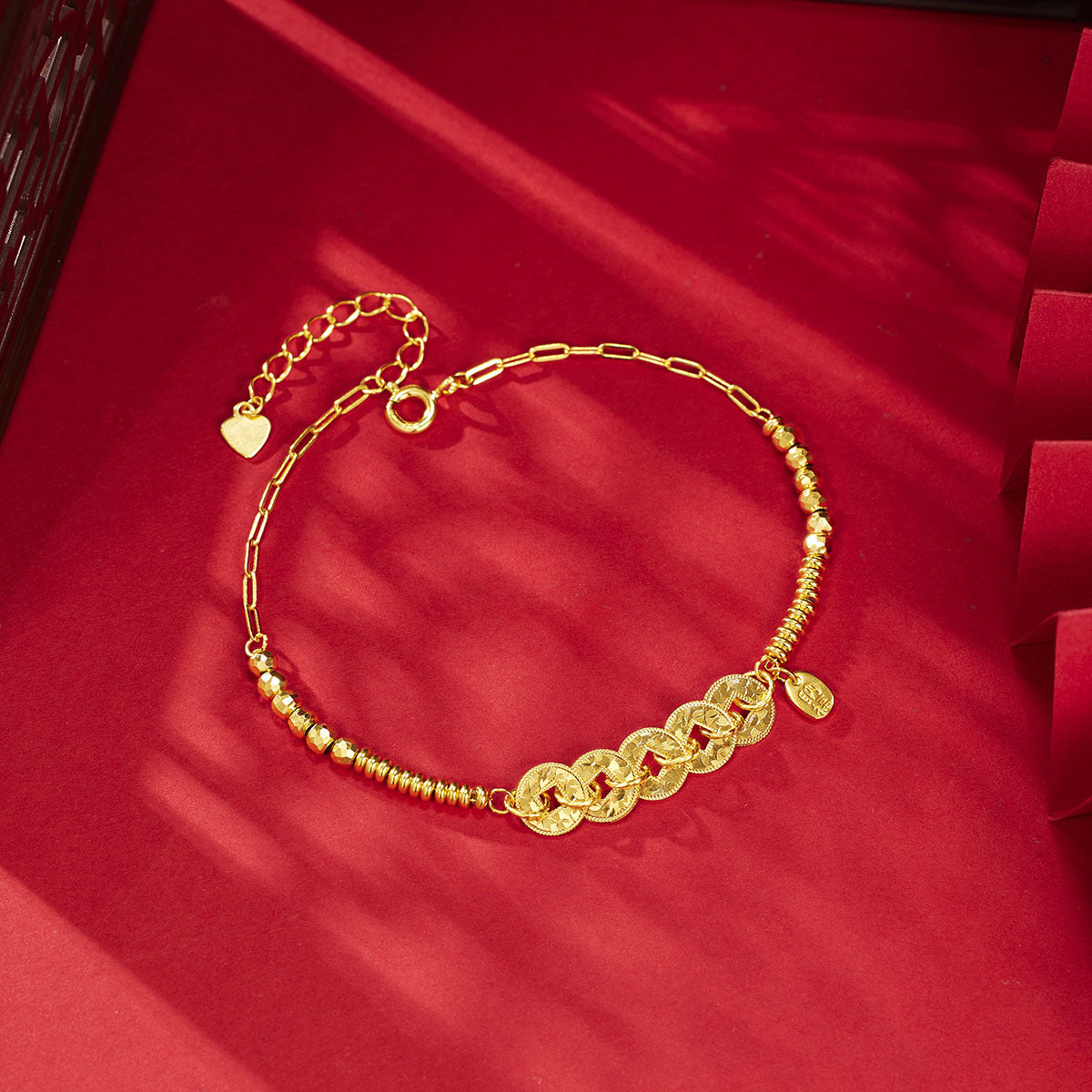 Damen elegantes Armband mit funkelnden Details Shop Nory
