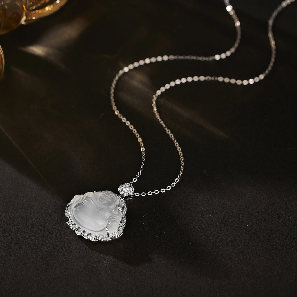Damen Anhänger mit Buddha-Motiv aus hochwertigem Halbedelstein und funkelnden Zirkonia Shop Nory