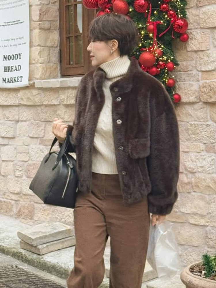 Damen Kurzjacke im Teddy‑Fauxfur mit Boxy‑Silhouette und aufgesetzter Tasche Shop Nory