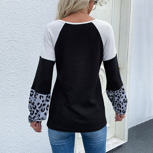 Damen Asymmetrisches Waffelstrick-Shirt mit Knotenbund und Leopard‑Manschetten Shop Nory