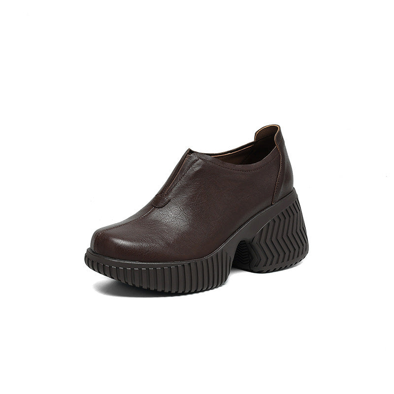 Damen Plateau-Slip-On mit skulpturaler Lug-Sohle und gepolstertem Komfortfußbett Shop Nory