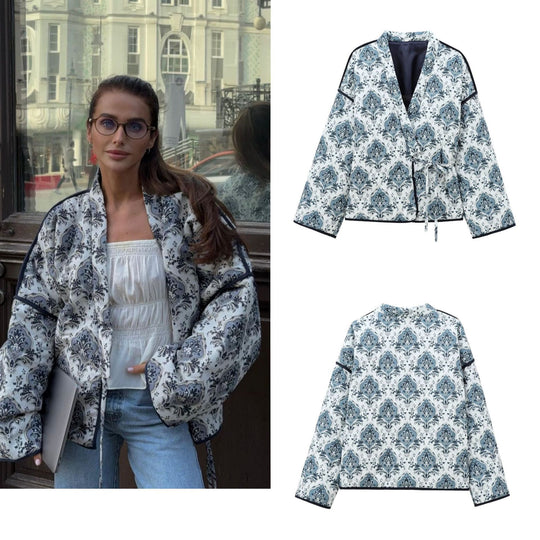 Damen gewattete Kimono-Jacke mit Taillengürtel und ornamentalem Print Shop Nory