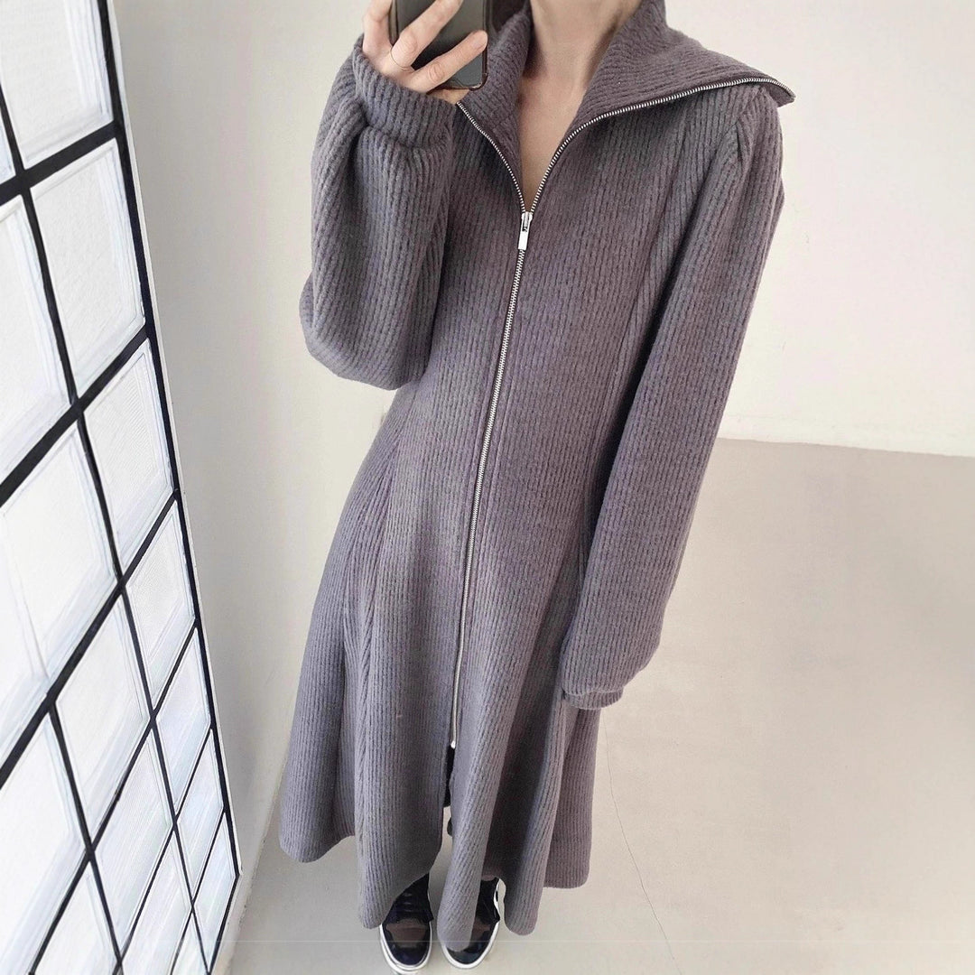 Damen Geripptes Strick-Midikleid mit Reißverschlusskragen und ausgestelltem Rock Shop Nory