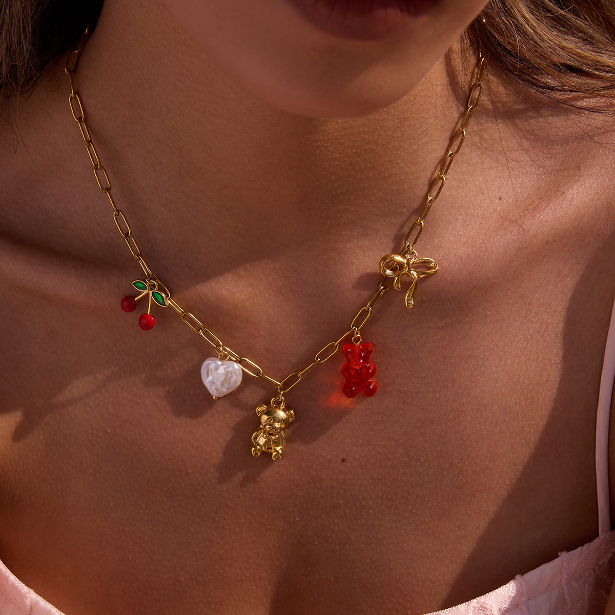 Damen Halskette mit bunten Charms und hypoallergener Edelstahlverarbeitung Shop Nory