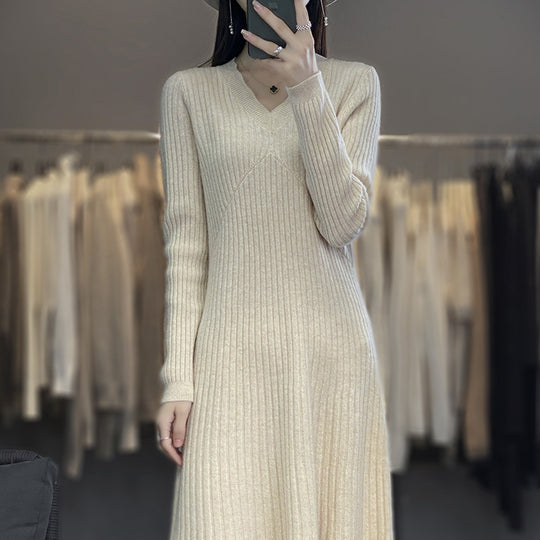 Damen Langes geripptes Strickmidikleid mit taillierter Silhouette und A‑Linien-Rock Shop Nory