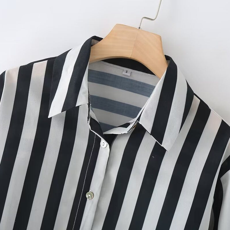 Damen elegante Bluse mit modernem Streifenmuster und klassischem Kragen