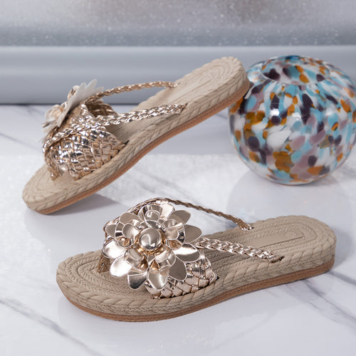 Damen Geflochtene Zehentrenner‑Sandalen mit XXL‑Blütenapplikation und gepolstertem Komfortfußbett Shop Nory