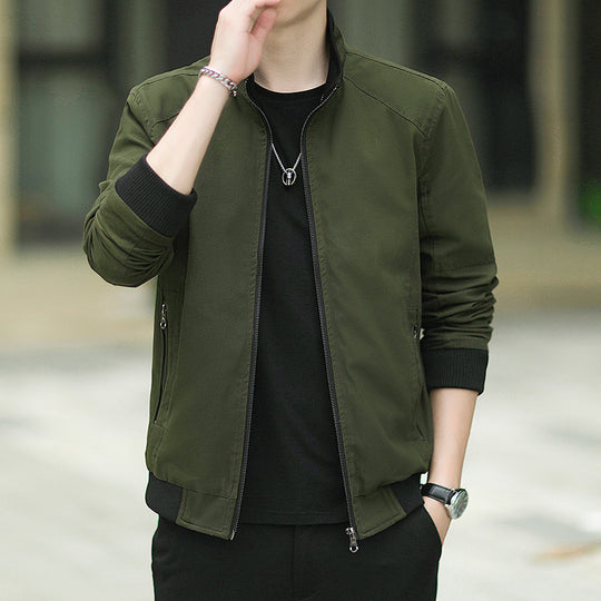 Herren schmal geschnittener Microcanvas‑Bomber mit hohem Stehkragen, verdecktem Reißverschluss und elastischen Rippbündchen Shop Nory